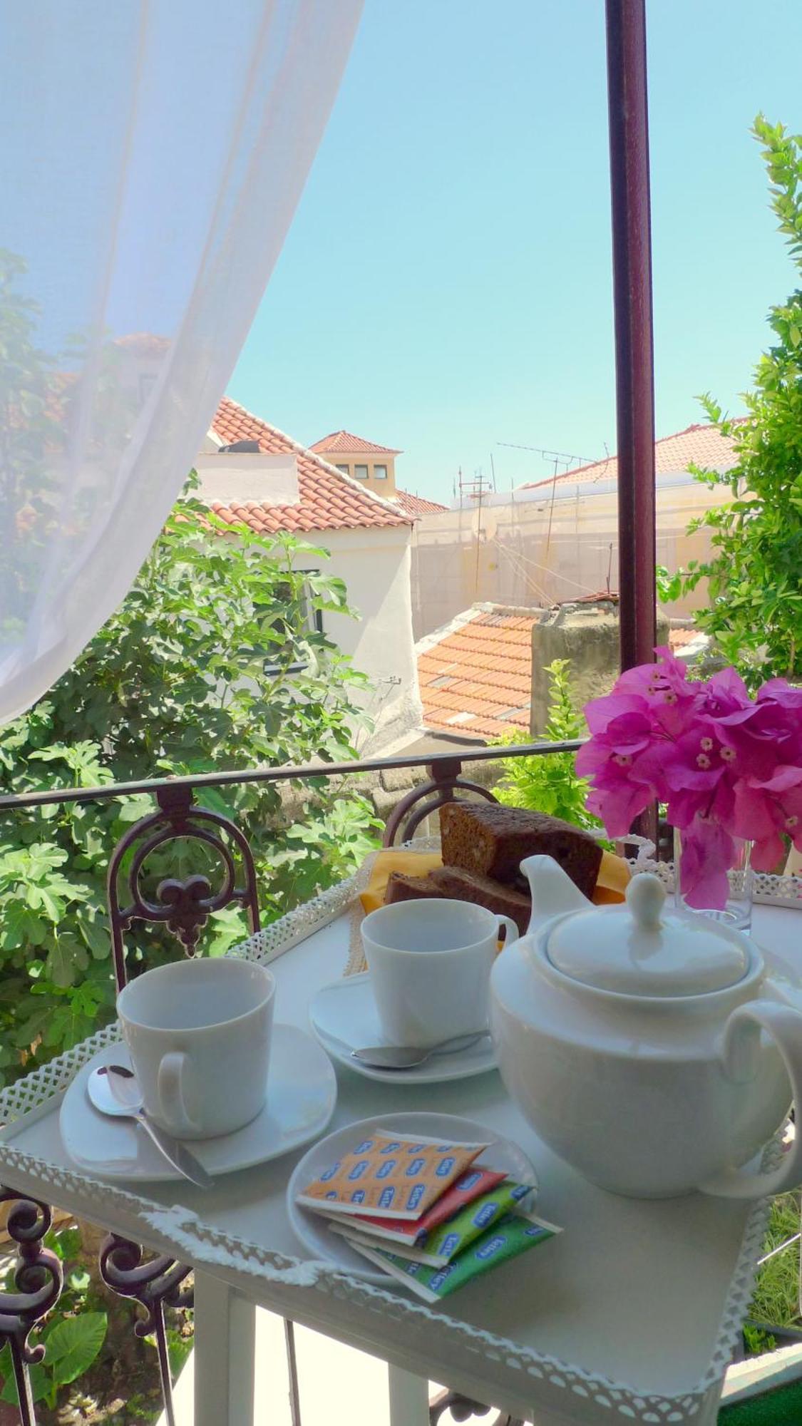 Two-Bedroom Apartment Garden View Trav Zagalo 11 1ºE